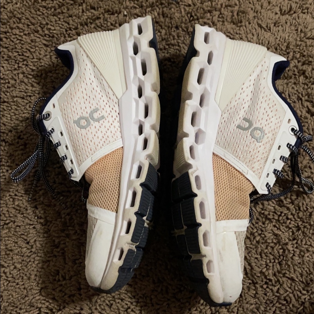 6.5 on clouds! These don’t come with the box. They are from the on cloud store!